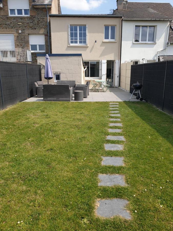 Maison De Ville Situee A 8 Kms Du Mont St Michel Pontorson Eksteriør billede